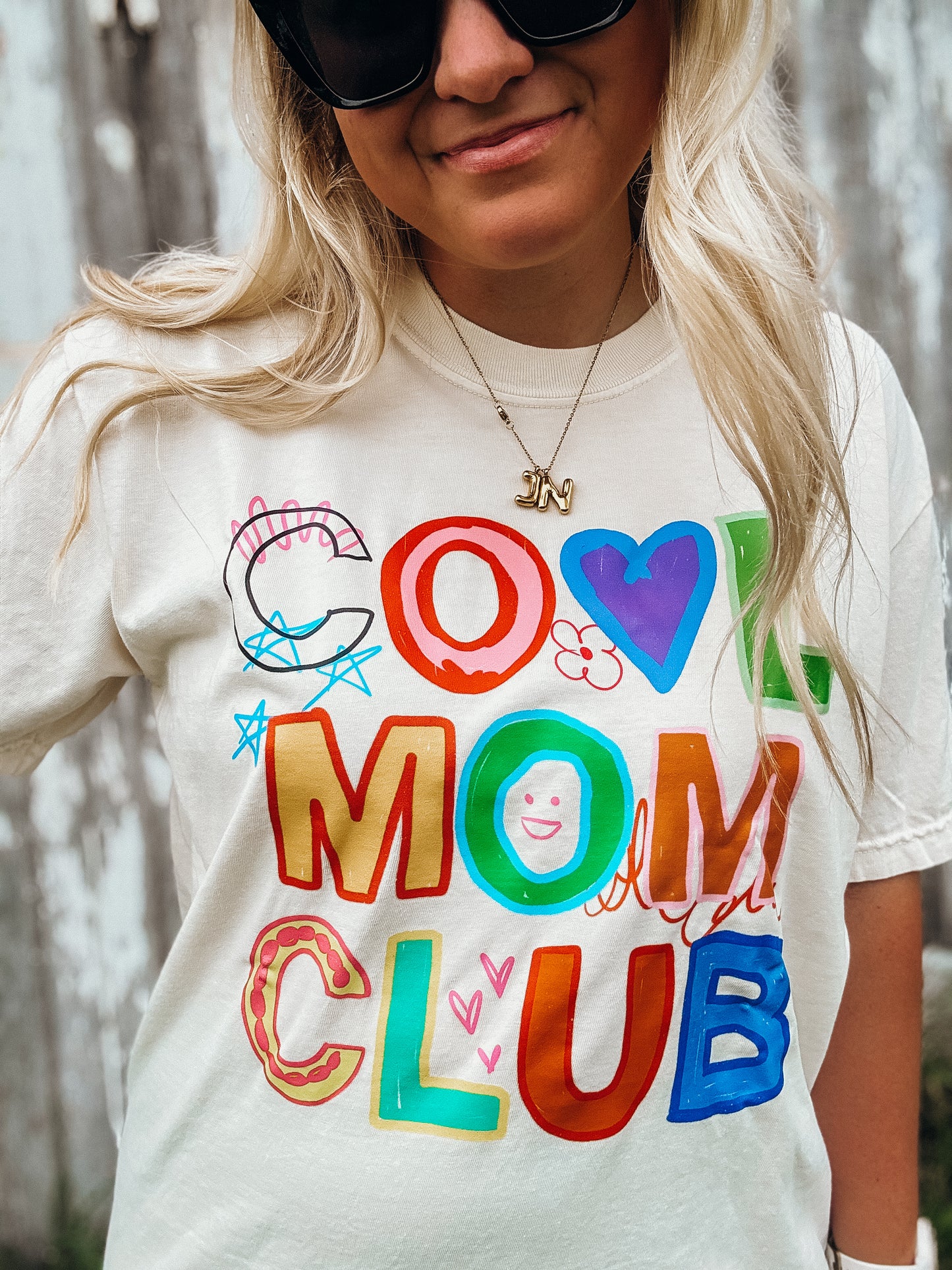 cool mom club tee
